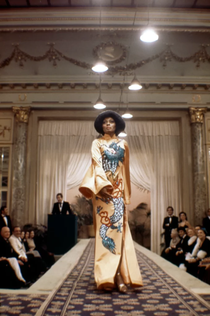Diana Ross u boji mahagonija. Ljubaznošću kolekcije Everett