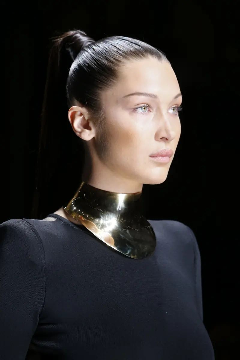 Bella Hadid s laganim puderom za svaki dan