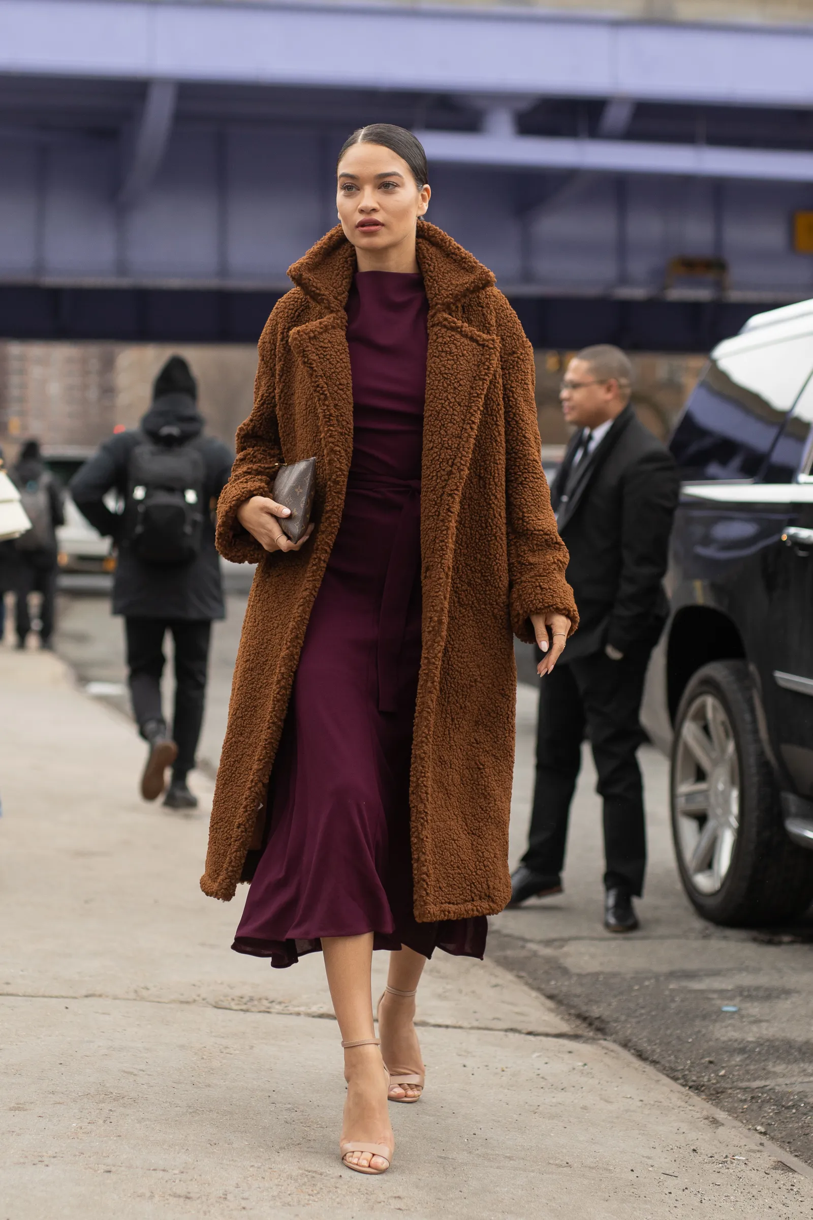 Tamni tonovi bobičastog voća stapaju se s toplim, bogatim smeđim tonovima kako bi stvorili savršen jesenski look. Matthew Sperzel/Getty Images