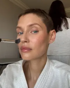 model Bianca Balti nanosi makeup na lice