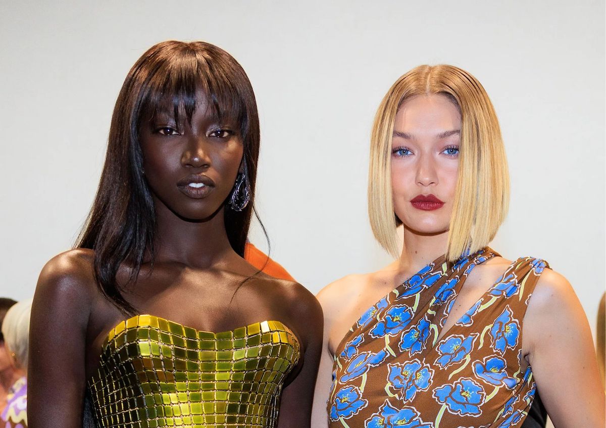 supermodeli u backstageu na Versace reviji