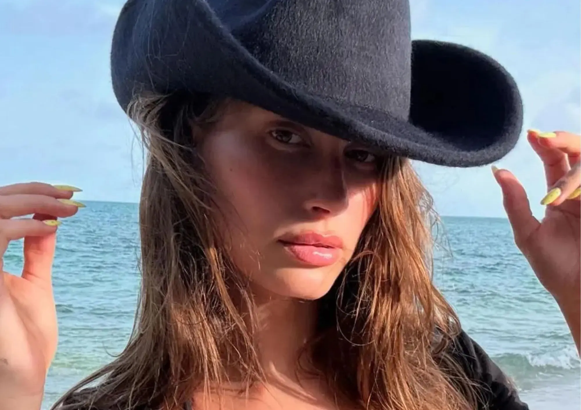 Hailey Bieber s lemon drop noktima za ljeto