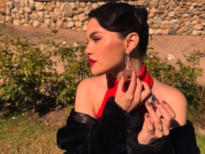 Selena Gomez s makeup lookom za vjenčanje