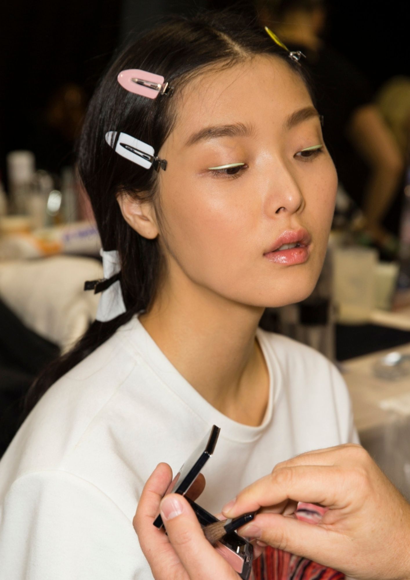 model sa zaglađenom kožom bez vidljivih pora